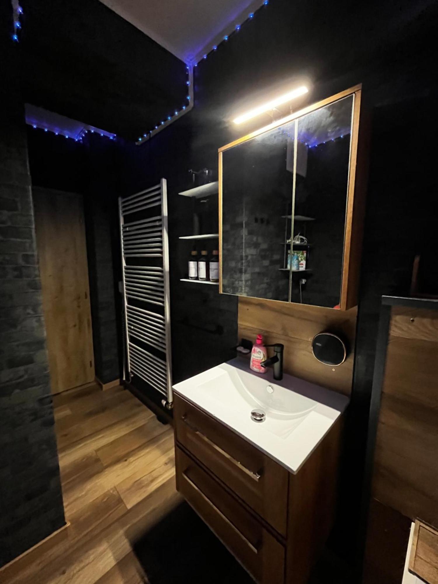 Monfas Apartment Provence In Прага Екстериор снимка