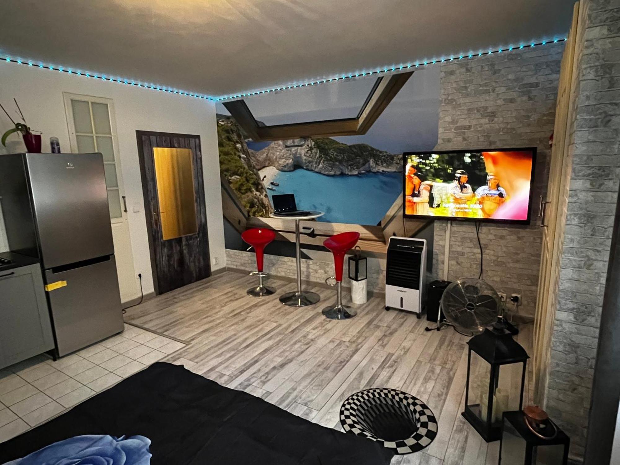 Monfas Apartment Provence In Прага Екстериор снимка