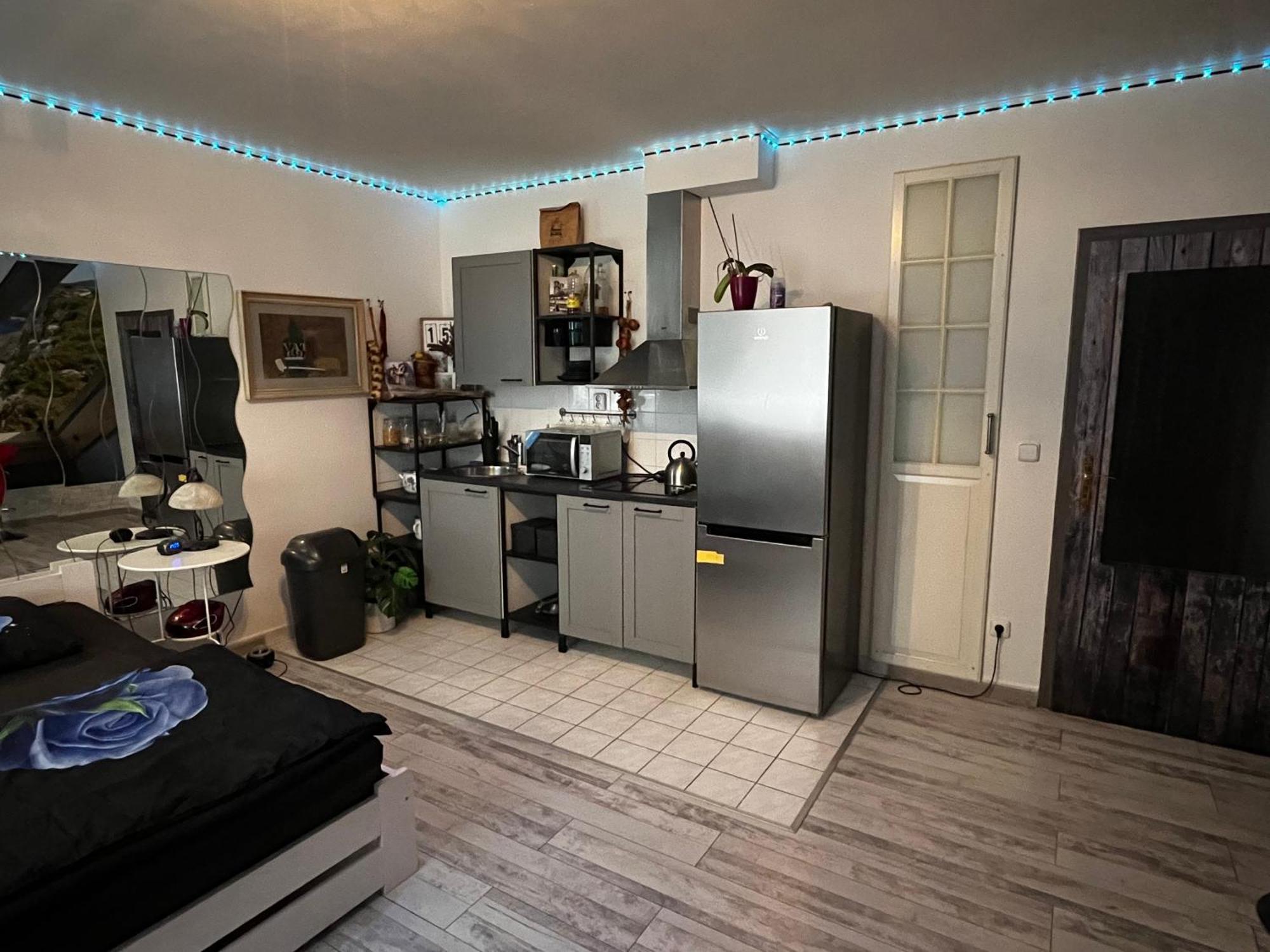 Monfas Apartment Provence In Прага Екстериор снимка